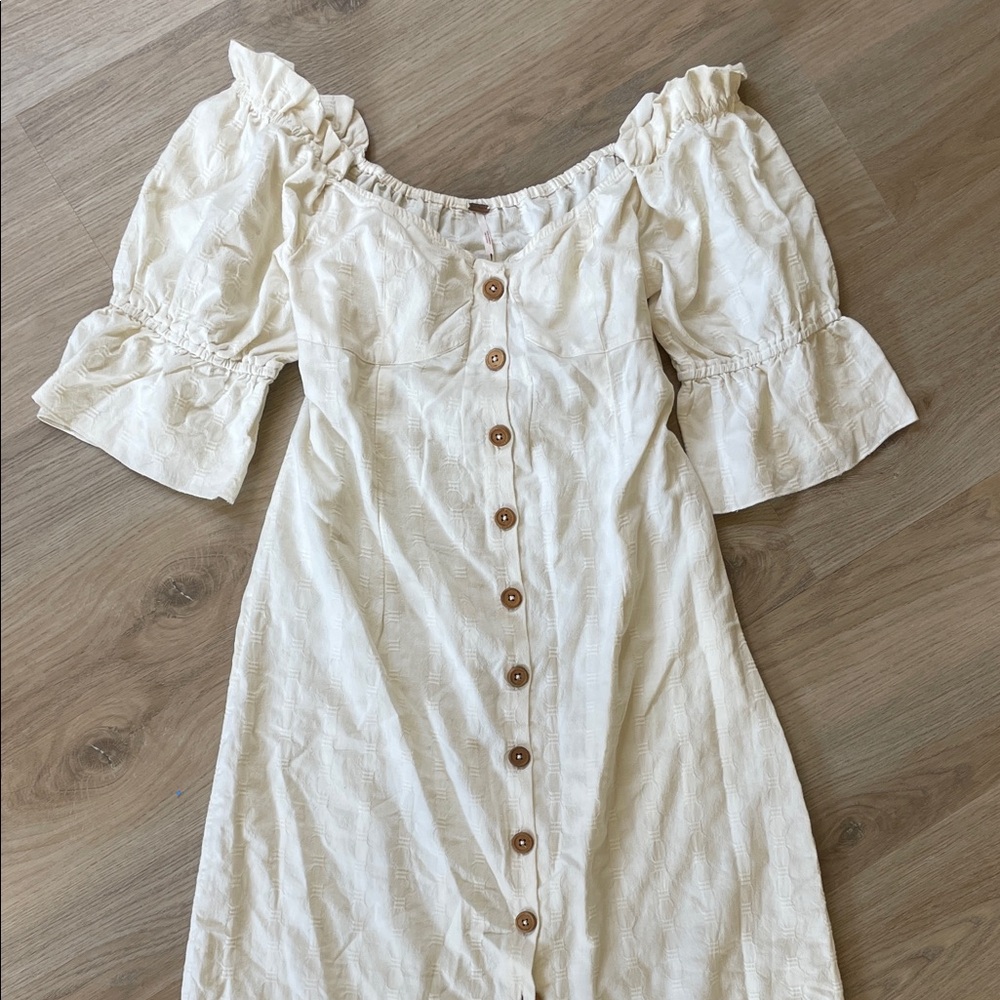Gorgeous Free People Cream Ruffle Sleeve Dress